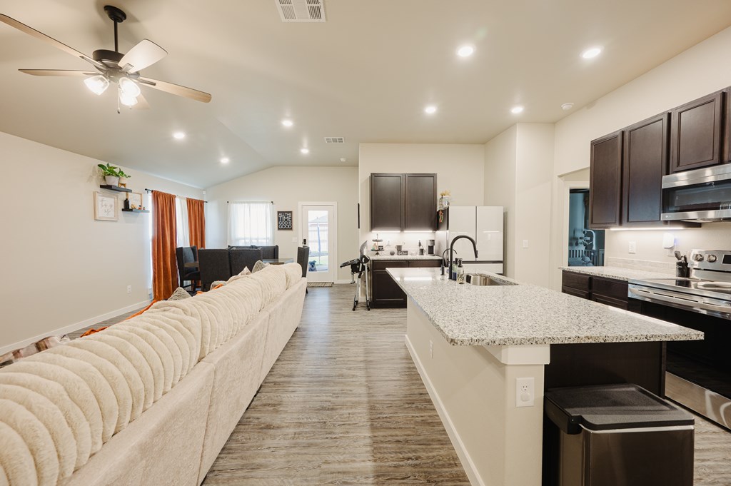 909 Canal St, Odessa, Texas image 3