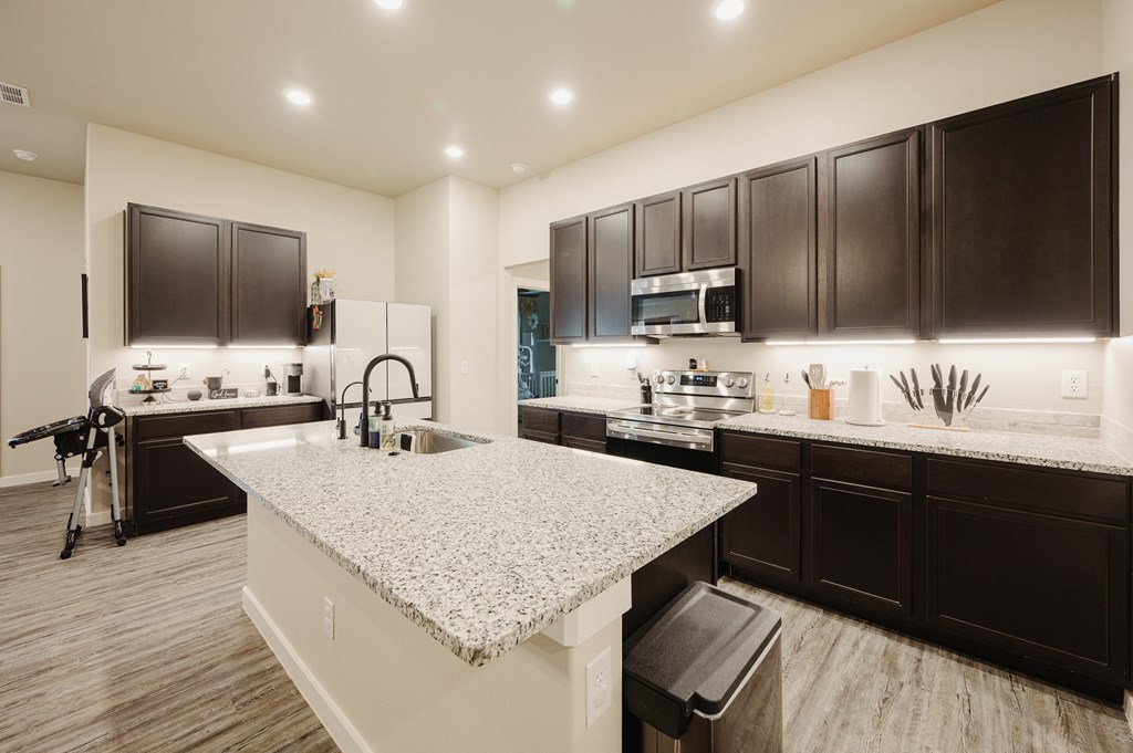 909 Canal St, Odessa, Texas image 4