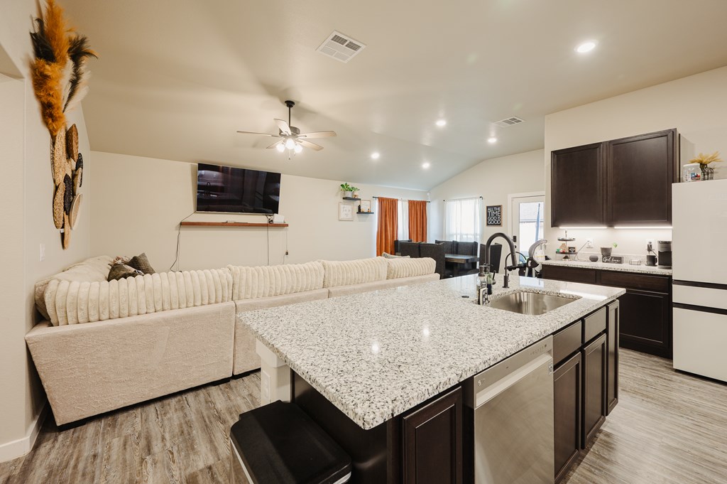 909 Canal St, Odessa, Texas image 5