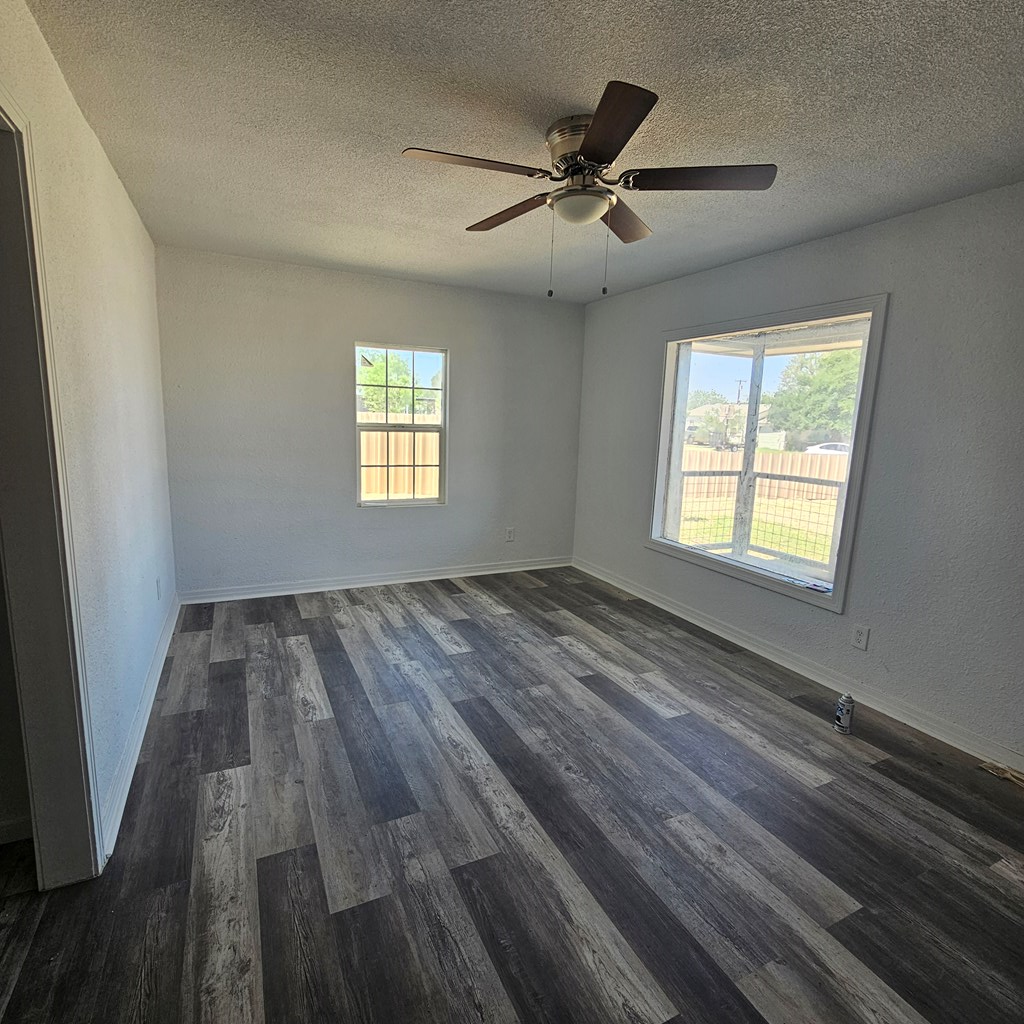 1310 S Emerson Ave, McCamey, Pennsylvania image 4