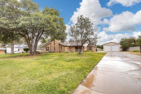 Homes For Sale - 8825 Heather Lane<br/> Odessa, TX 79764