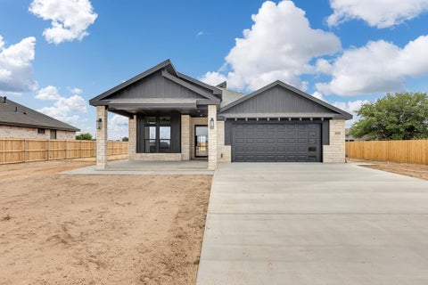 Homes For Sale - 1045 N Aztec Ave<br/> Odessa, TX 79764