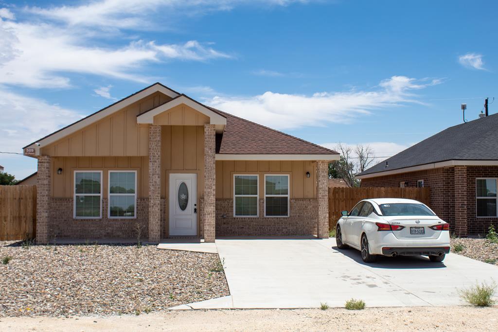 509 El Paso, Wickett, Texas image 1