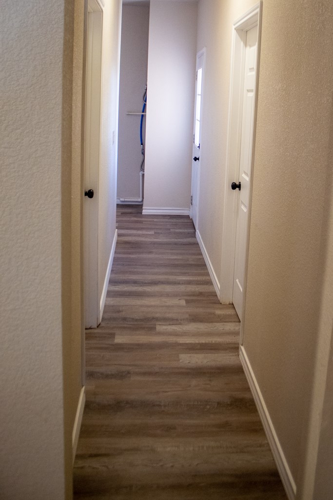 509 El Paso, Wickett, Texas image 24