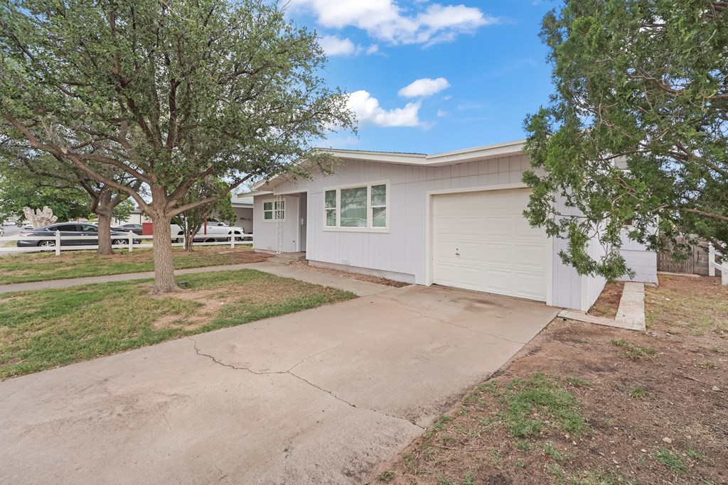 1716 E 10th St, Odessa, Texas image 2