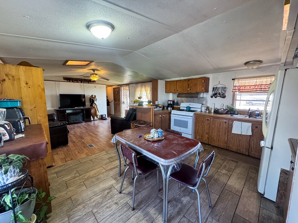 603 Baylor St, Van Horn, Texas image 10