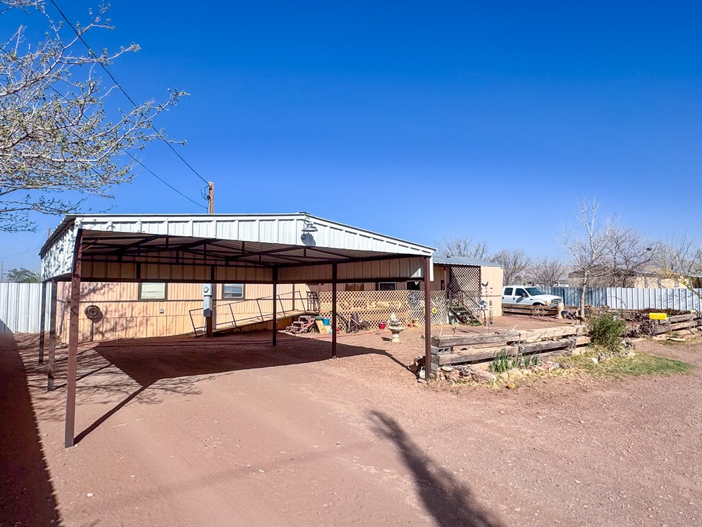 603 Baylor St, Van Horn, Texas image 2