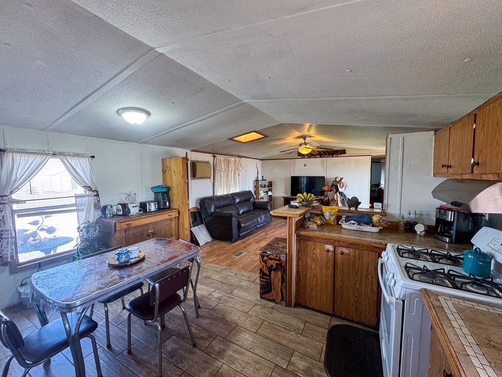 603 Baylor St, Van Horn, Texas image 9