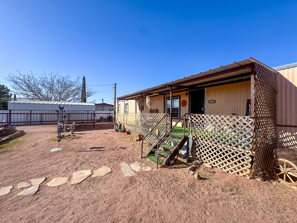 603 Baylor St, Van Horn, Texas image 3