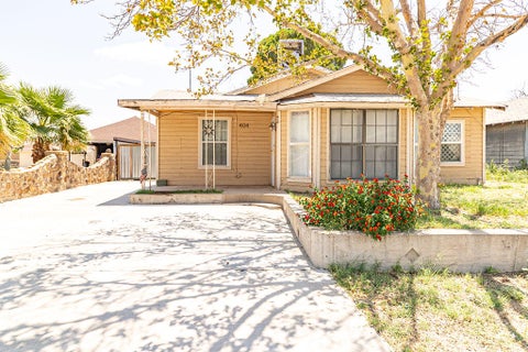 Homes For Sale - 404 W 4th St<br/> Monahans, TX 79756
