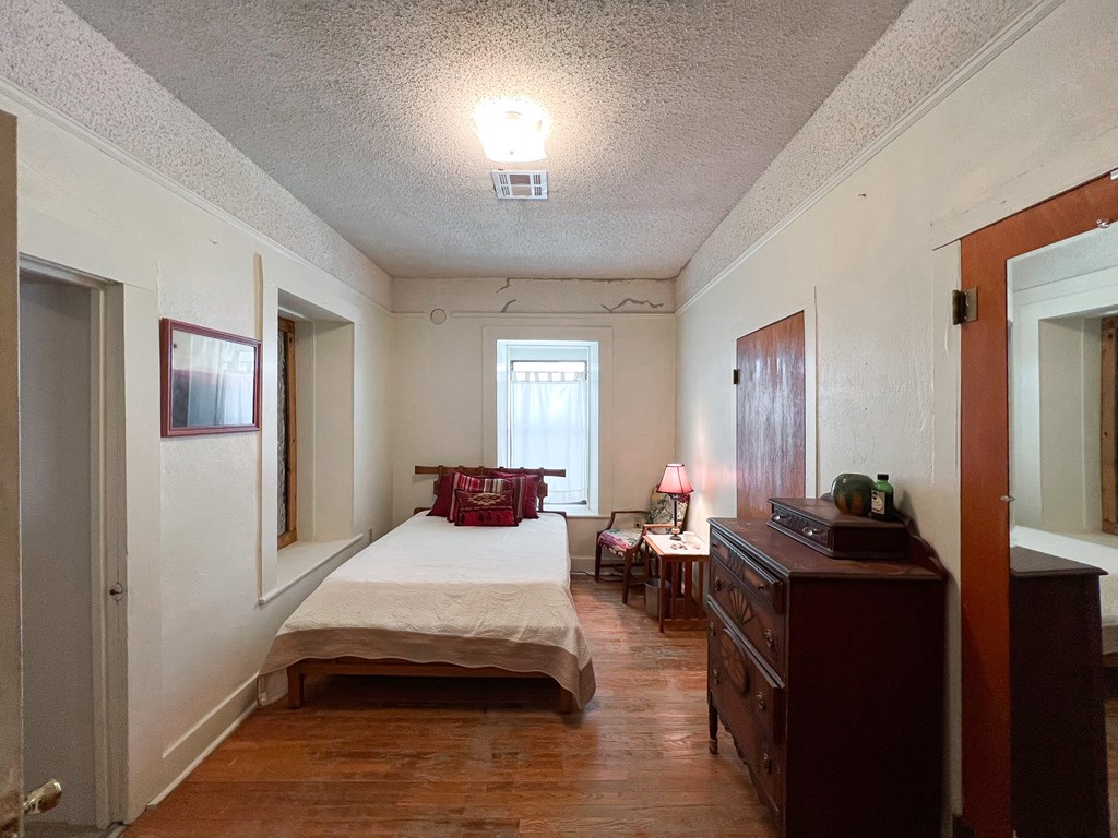 506 W Texas St, Marfa, Texas image 12