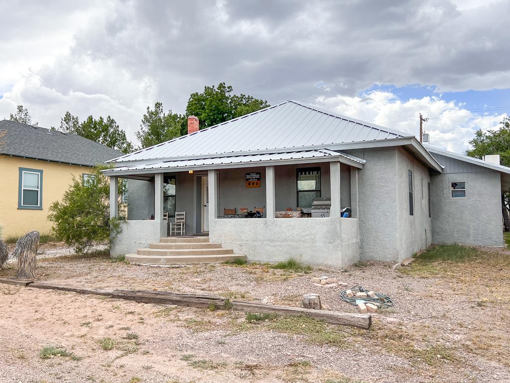 506 W Texas St, Marfa, Texas image 1