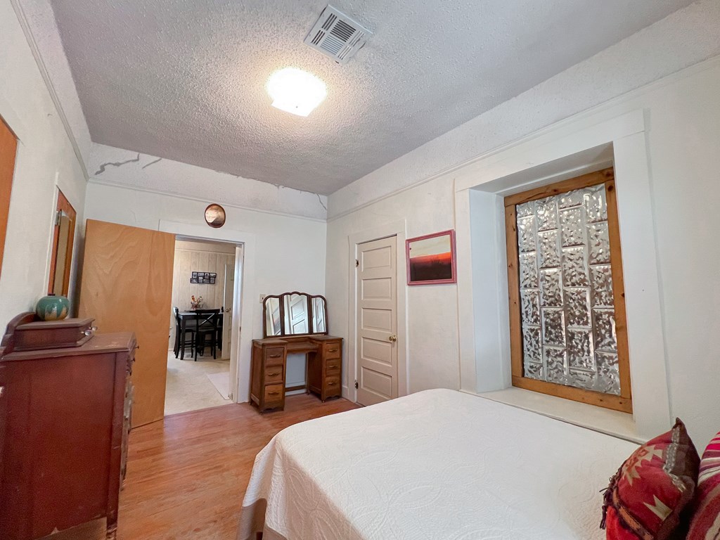 506 W Texas St, Marfa, Texas image 13