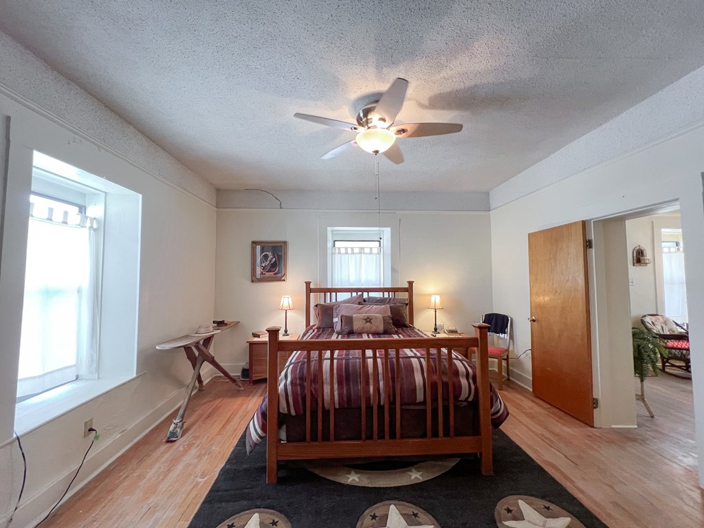 506 W Texas St, Marfa, Texas image 9