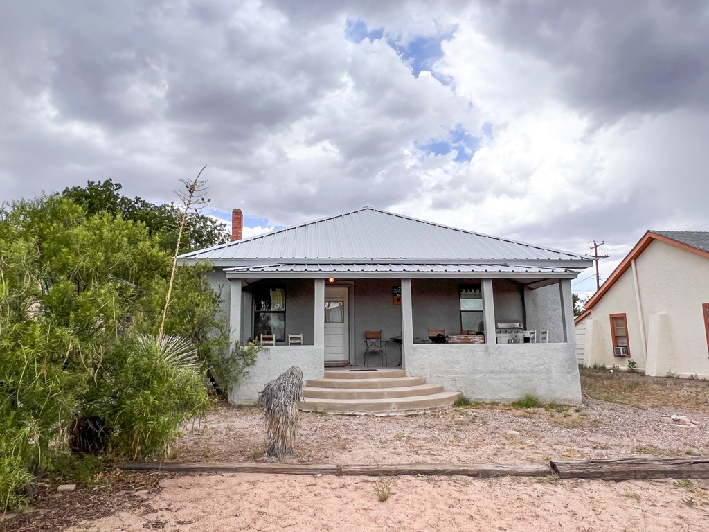 506 W Texas St, Marfa, Texas image 2