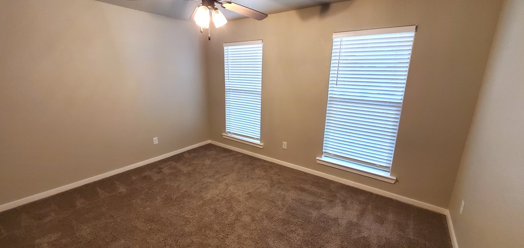 1322 E 94th - Photo 3