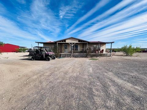 Homes For Sale - 313 W 53rd Lane<br/> Fort Stockton, TX 79735