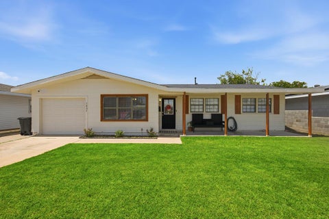 Homes For Sale - 1805 E 46th St<br/> Odessa, TX 79762