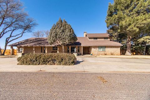 Homes For Sale - 1514 Heritage Blvd<br/> Andrews, TX 79714