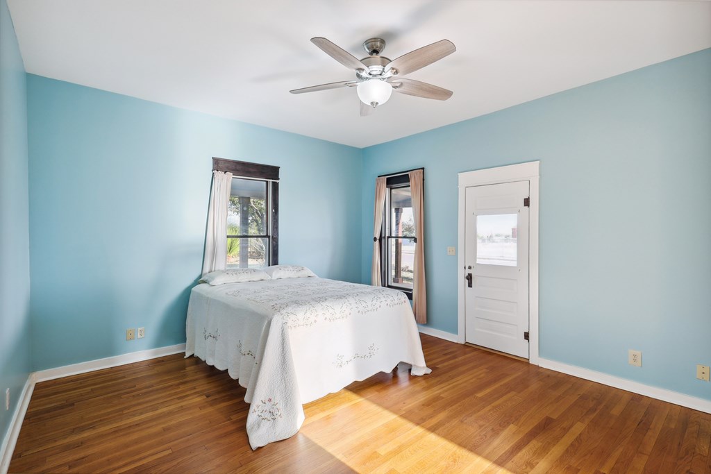 101 N 7th St, Marathon, Texas image 13