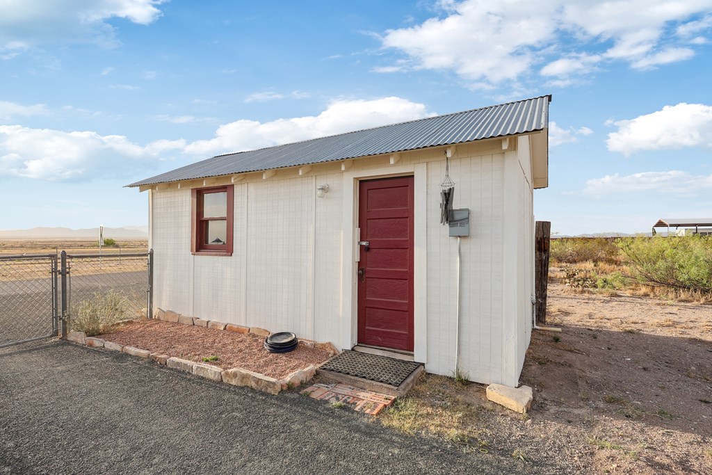 101 N 7th St, Marathon, Texas image 27