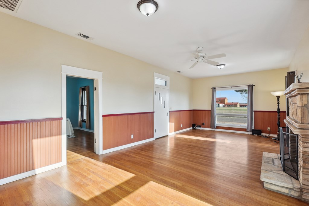 101 N 7th St, Marathon, Texas image 7