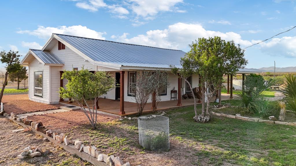 101 N 7th St, Marathon, Texas image 3
