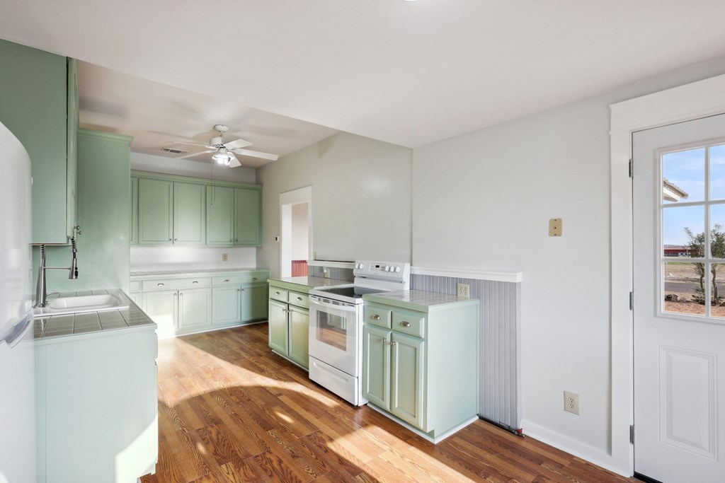 101 N 7th St, Marathon, Texas image 10