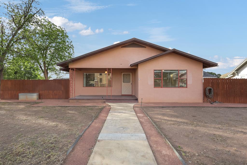 401 E Sul Ross Ave, Alpine, Texas image 1