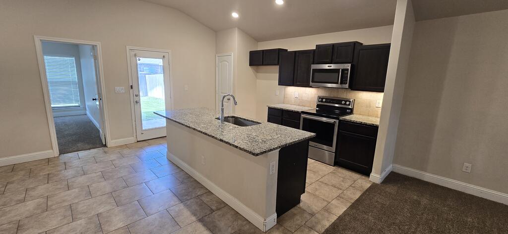 7524 101 St - Photo 3