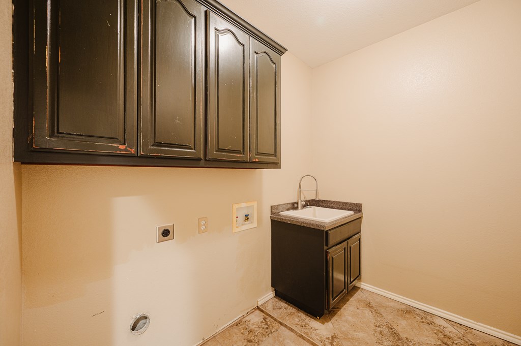 804 E County Rd 140 Circle, Midland, Pennsylvania image 14
