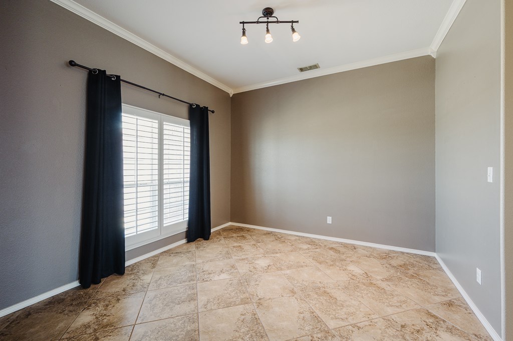 804 E County Rd 140 Circle, Midland, Pennsylvania image 3