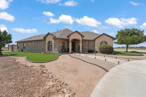 Homes For Sale - 21 Candlelight Lane<br/> Odessa, TX 79765