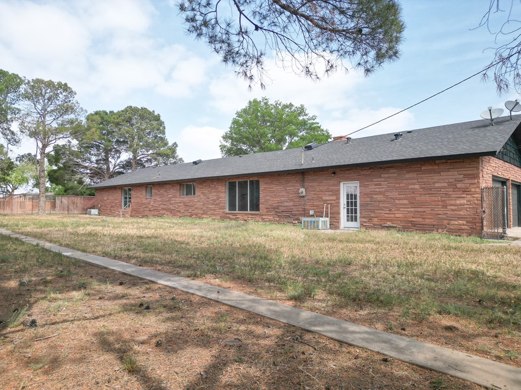 509 SW Ave E, Seminole, Texas image 28