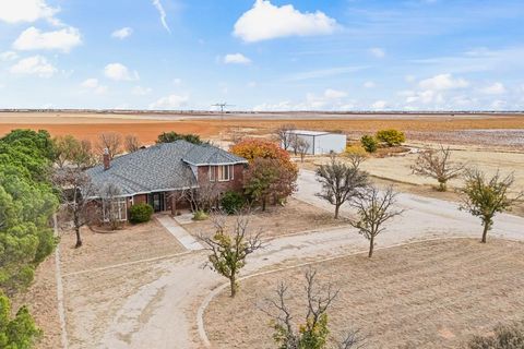 Homes For Sale - 454 County Rd 105<br/> Gaines County, Seminole, TX 79360