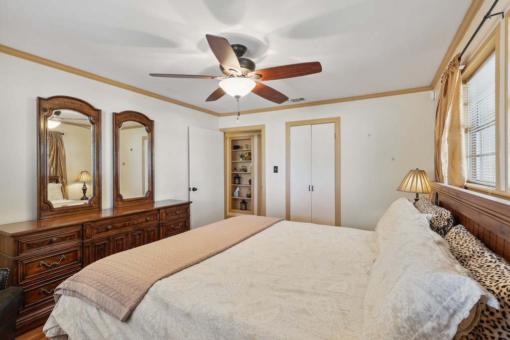 203 NE 8th St, Marathon, Texas image 19