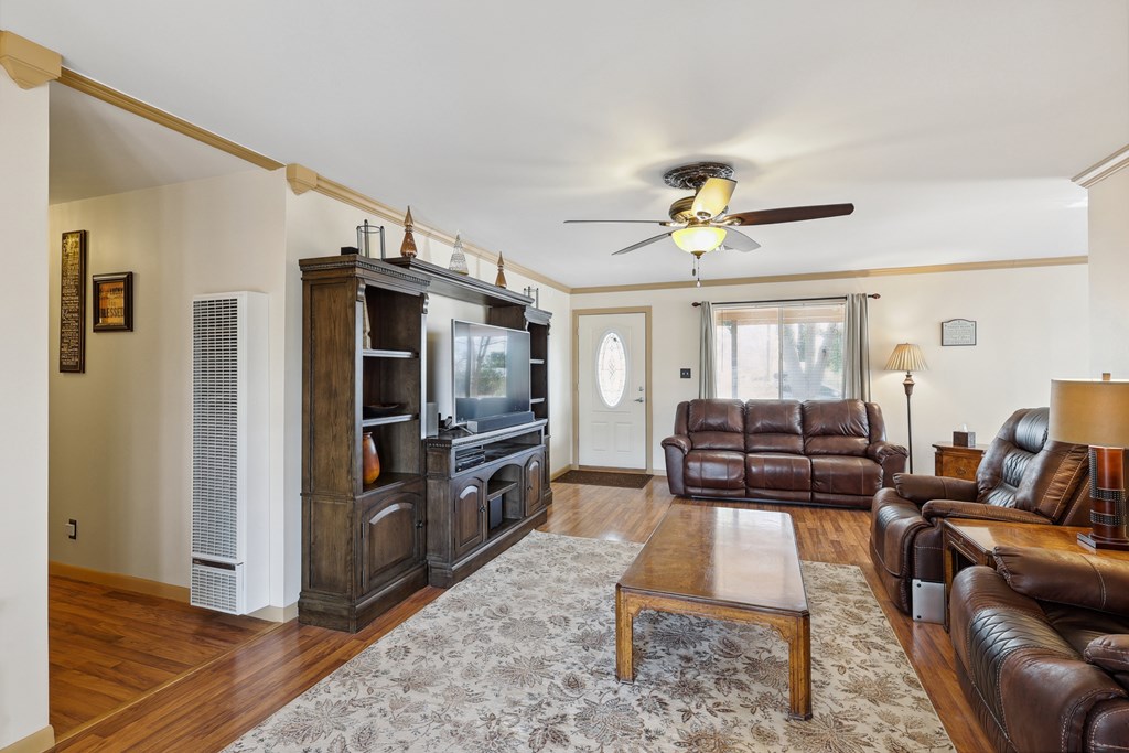 203 NE 8th St, Marathon, Texas image 7