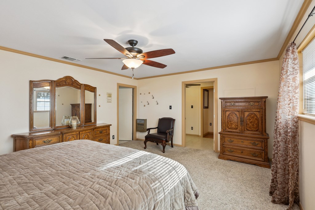 203 NE 8th St, Marathon, Texas image 14
