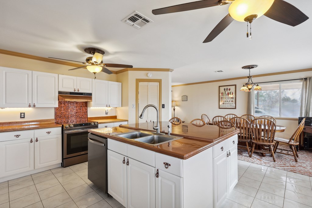 203 NE 8th St, Marathon, Texas image 12