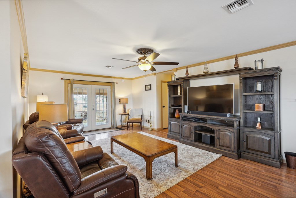 203 NE 8th St, Marathon, Texas image 6