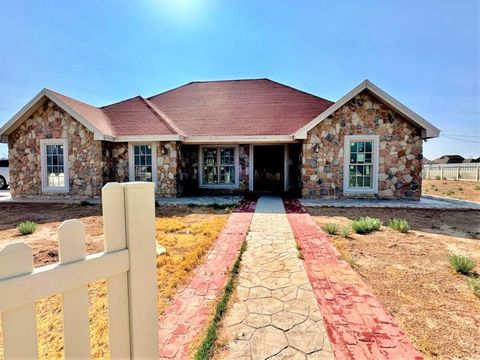 Homes For Sale - 2137 Texas St<br/> Pecos, TX 79772