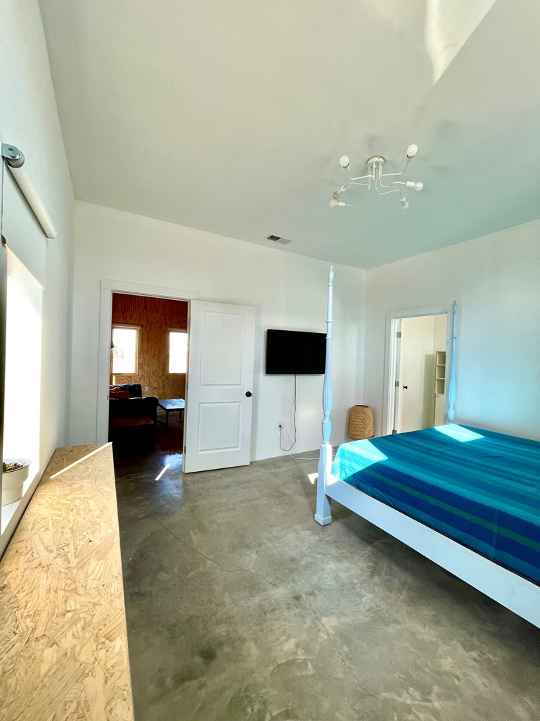 702 E Washington St, Marfa, Texas image 13