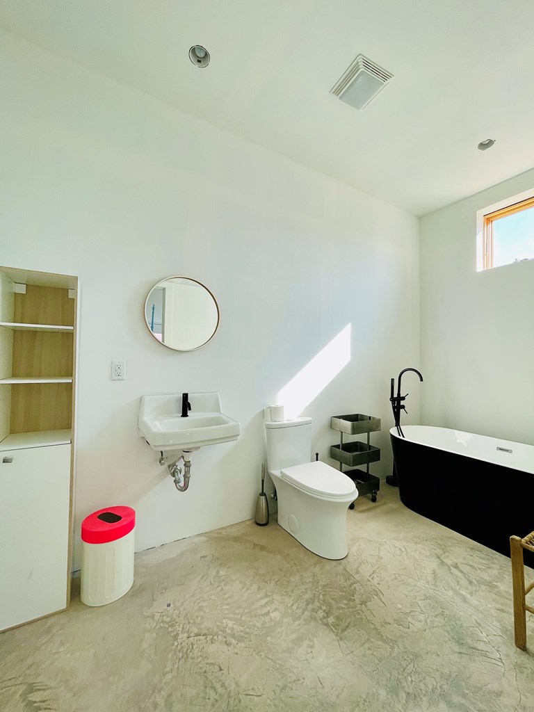 702 E Washington St, Marfa, Texas image 15