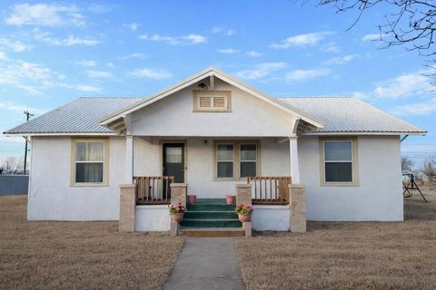 Homes For Sale - 611 SE Ave B<br/> Gaines County, Seminole, TX 79360