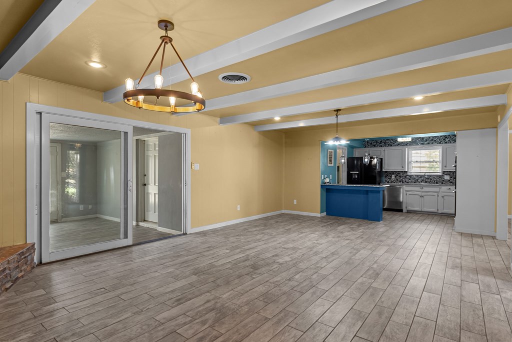 2900 E 21st St, Odessa, Texas image 2
