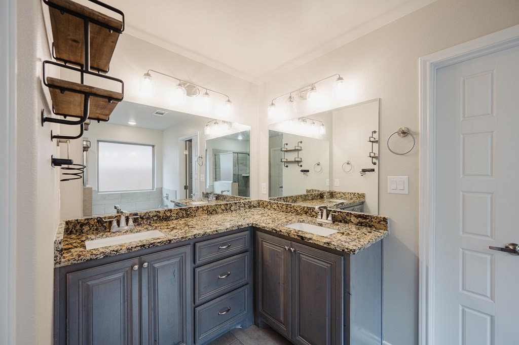 2007 Twin Falls Dr, Odessa, Texas image 13