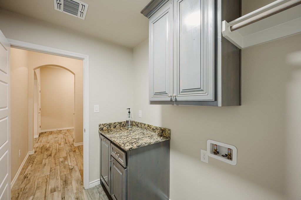 2007 Twin Falls Dr, Odessa, Texas image 7