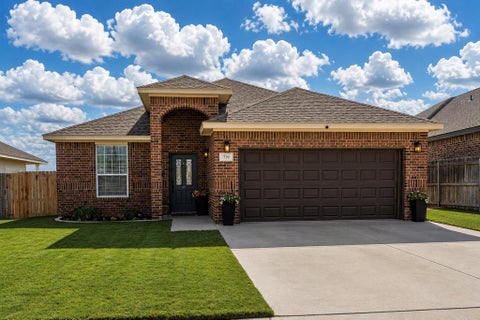 Homes For Sale - 729 Shepherd Circle<br/> Andrews, TX 79714