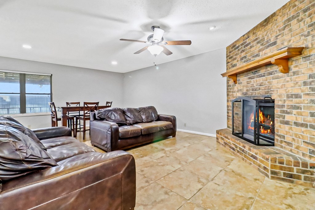 1209 Alpine Dr, Andrews, Texas image 3