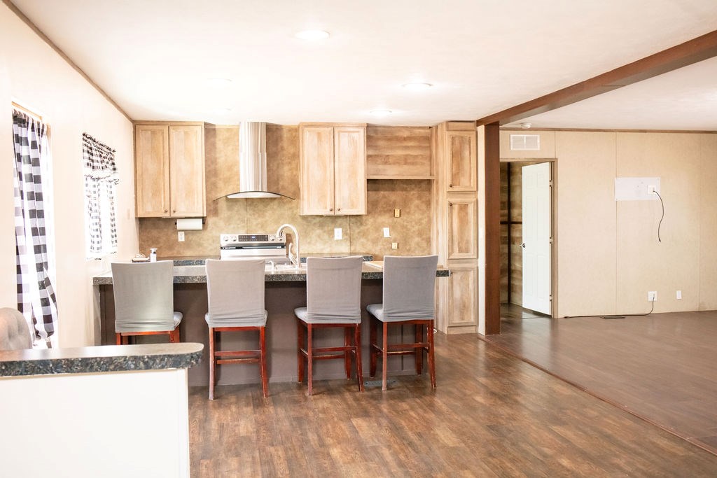 195 E 27th St, Monahans, Texas image 3
